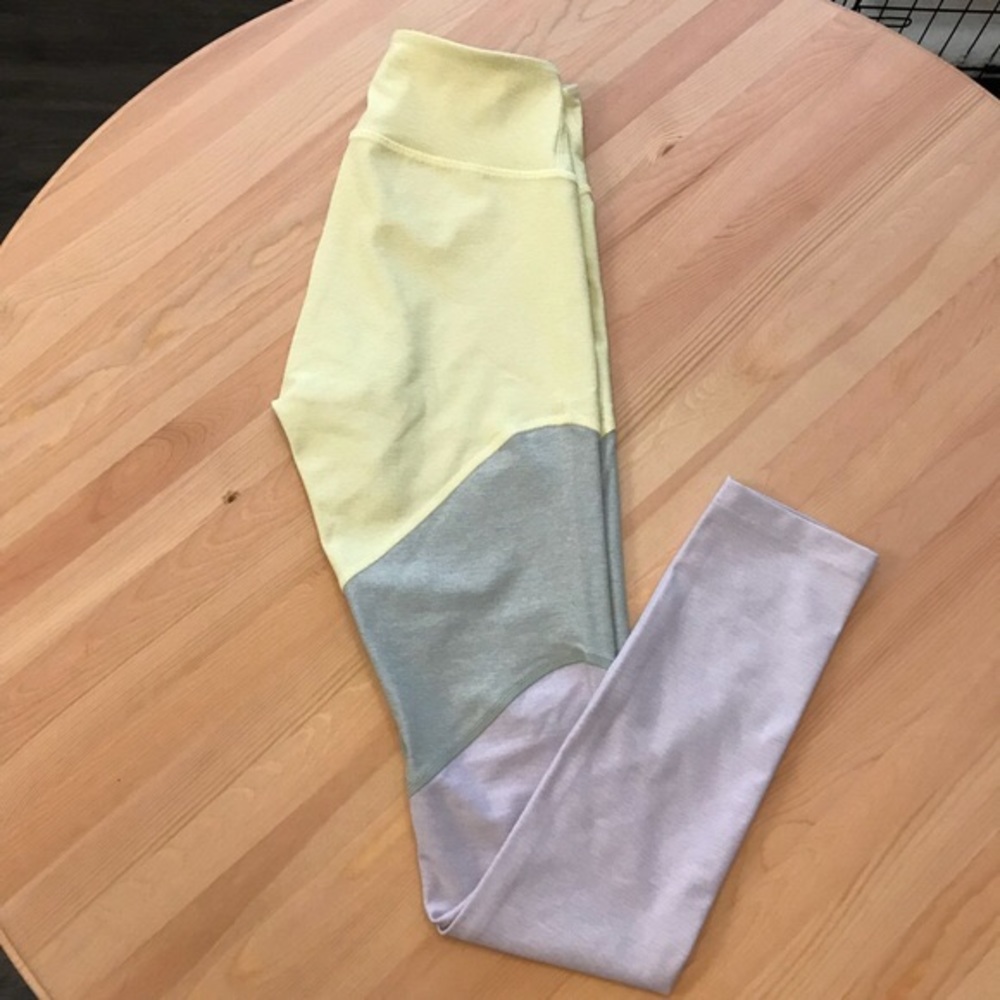 Outdoor Voices - Fitted Colorblock Leggings